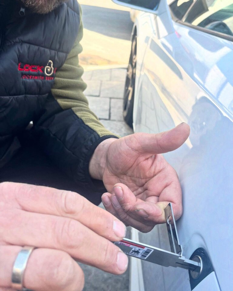 locksmith toronto, lockout
